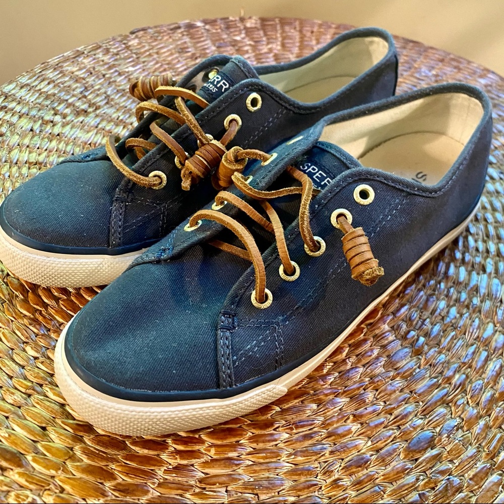 Women’s Sperry Pier View Canvas Sneakers, 6.5
